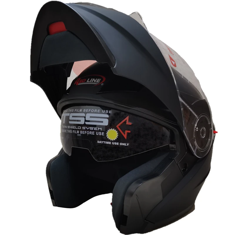 کلاه کاسکت سه چهارم ردلاین مدل 939 MATT با بدنه ABS و پلی کربنات، فک و طلق متحرک، عینک آفتابی ضامن‌دار، تهویه هوا با 5 هواکش، پد داخلی قابل شست‌وشو و تعویض، کاور حمل و استاندارد جهانی DOT